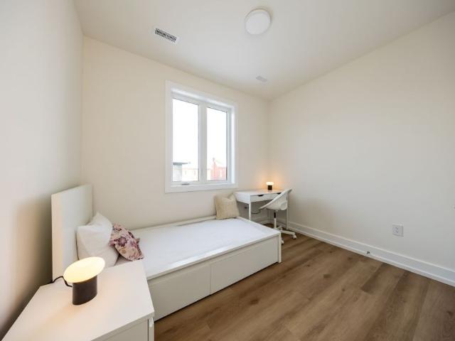 For Lease 29 Hatherley Road Unit# A, Toronto, Ontario