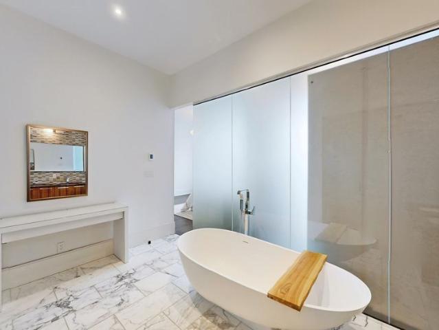 For Lease 29 Queen Quay Unit# PH1304, Toronto, Ontario