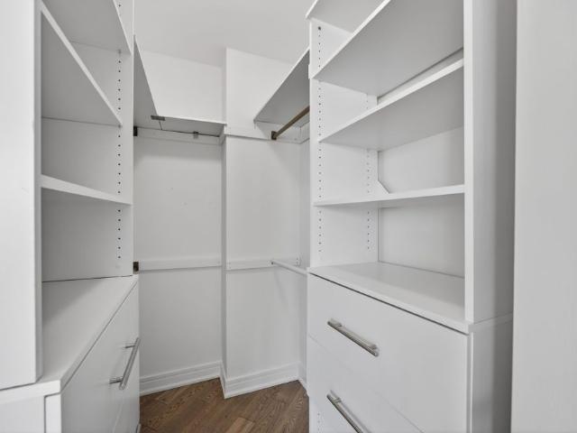 For Lease 2 Toronto Street Unit# 1205, Barrie, Ontario