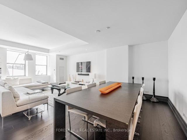 For Lease 2 Avenue Road Unit# 805, Toronto, Ontario