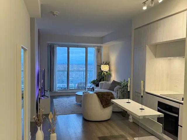 For Lease 2 David Eyer Road Unit# 934, Richmond Hill, Ontario