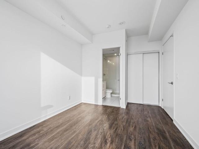 For Lease 2 David Eyer Road Unit# 1222, Richmond Hill, Ontario