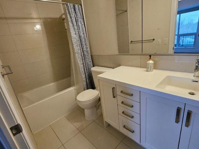 For Lease 2 Old Mill Drive Unit# 423, Toronto, Ontario