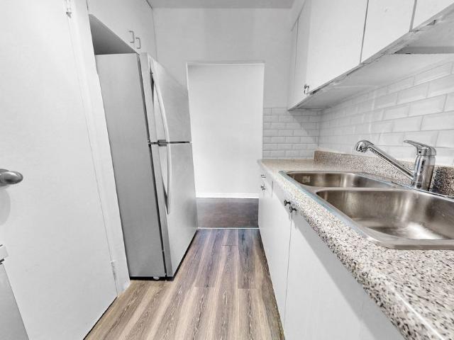 For Lease 2 Superior Avenue Unit# 39, Toronto, Ontario