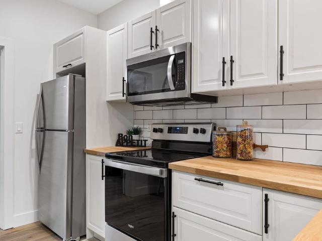 For Lease 304 Lincoln Road Unit# Unit 1, Windsor, Ontario