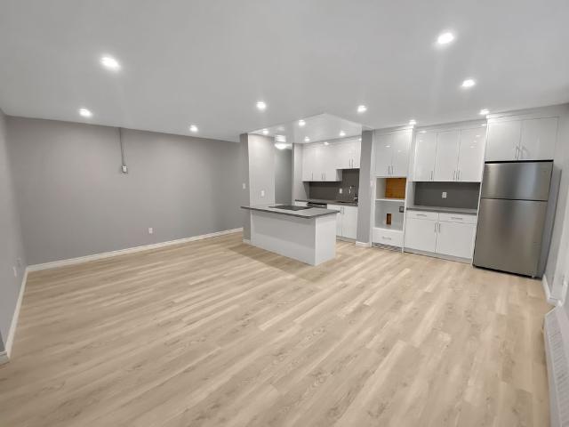 For Lease 3065 Queen Frederica Drive Unit# 402, Mississauga, Ontario