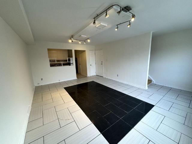 For Lease 3071 Hurontario Street Unit# 1, Mississauga, Ontario