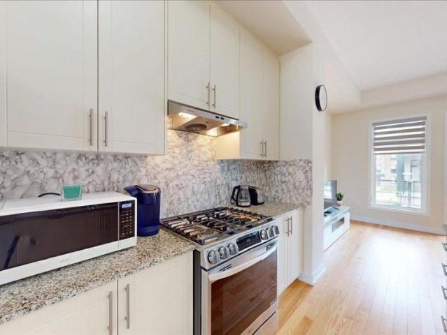 For Lease 3077 Welsman Gardens, Oakville, Ontario