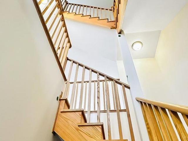 For Lease 3098 Meadowridge Drive, Oakville, Ontario