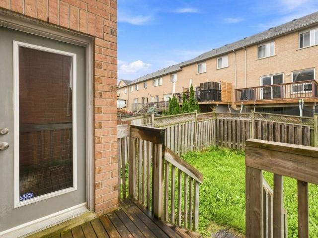 For Lease 300 Flagstone Way, Newmarket, Ontario