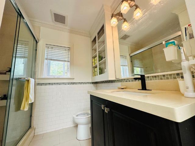 For Lease 301 Old Orchard Grove, Toronto, Ontario