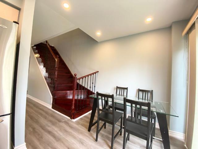 For Lease 3020 Cedarglen Gate Unit# 42, Mississauga, Ontario