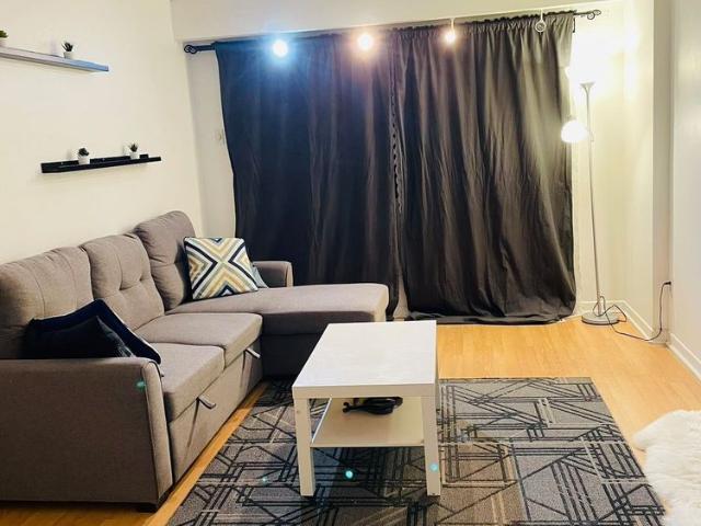 For Lease 3025 Cedarglen Gate Unit# 64, Mississauga, Ontario