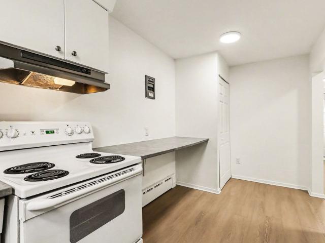 For Lease 303 Lavergne Street Unit# 2, Vanier and Kingsview Park, Ontario