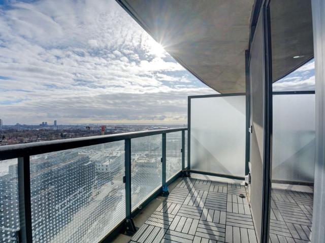 For Lease 30 Gibbs Road Unit# 2006, Toronto, Ontario