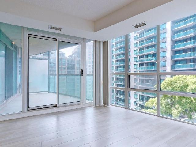 For Lease 30 Grand Trunk Crescent Unit# 901, Toronto, Ontario