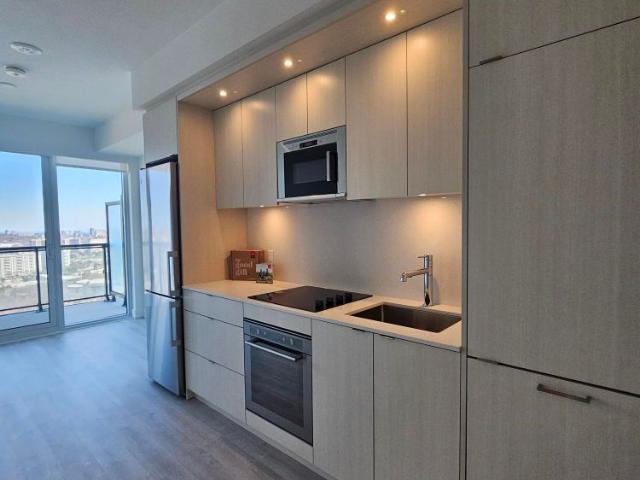 For Lease 30 Inn On the Park Drive Unit# 3307, Toronto, Ontario