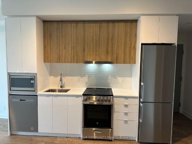For Lease 30 Upper Mall Way Unit# 906, Vaughan, Ontario