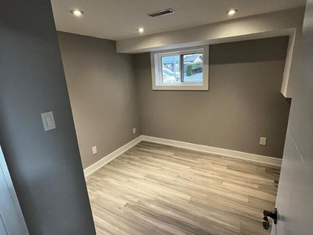 For Lease 3140 Michael Crescent Unit# B, Burlington, Ontario