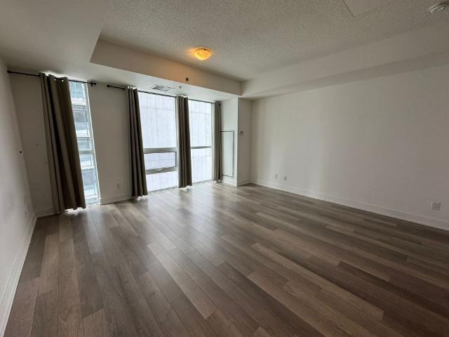 For Lease 318 Richmond Street Unit# 1810, Toronto, Ontario