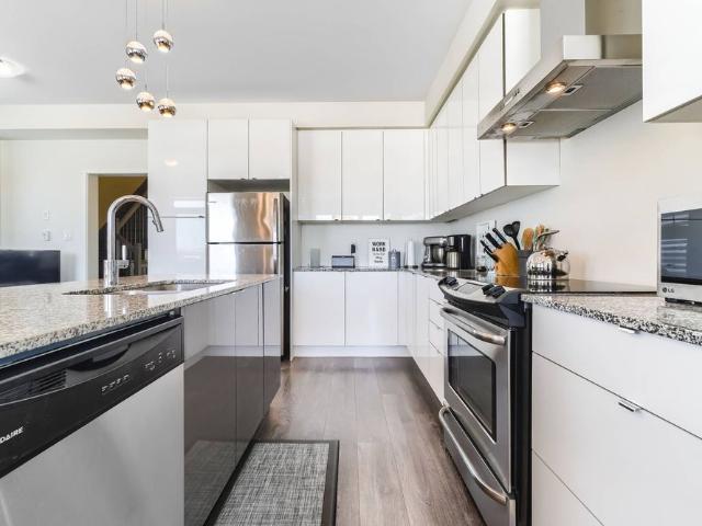 For Lease 3199 Mintwood Circle, Oakville, Ontario