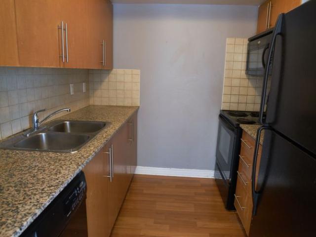 For Lease 310 burnhamthorpe Road Unit# 811, Mississauga, Ontario