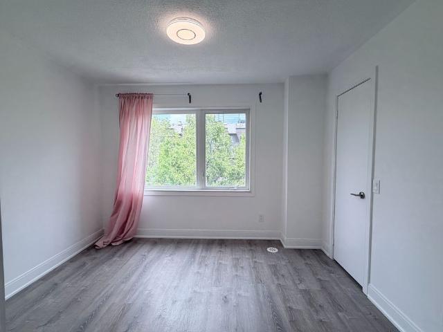 For Lease 310 Village Green Square Unit# 35, Toronto, Ontario
