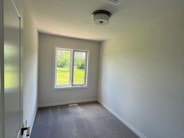 For Lease 313 Conklin Road Unit# 20, Brantford, Ontario
