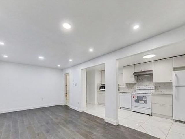For Lease 31 Corbett Drive, Barrie, Ontario