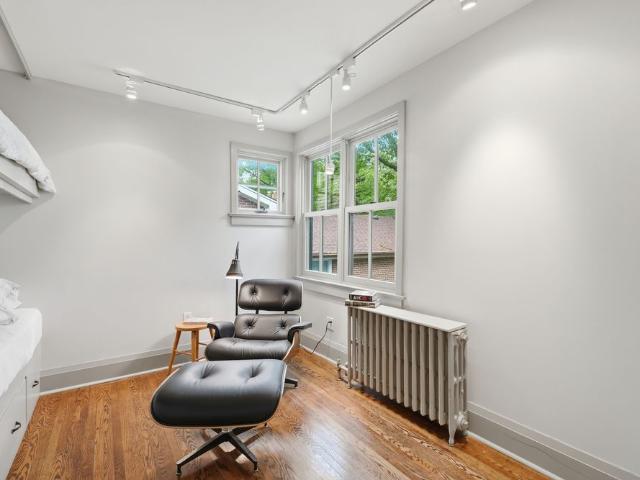 For Lease 31 Glen Oak Drive, Toronto, Ontario