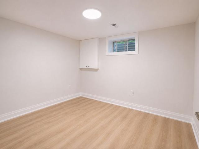 For Lease 31 Shippigan Crescent Unit# lower, Toronto, Ontario
