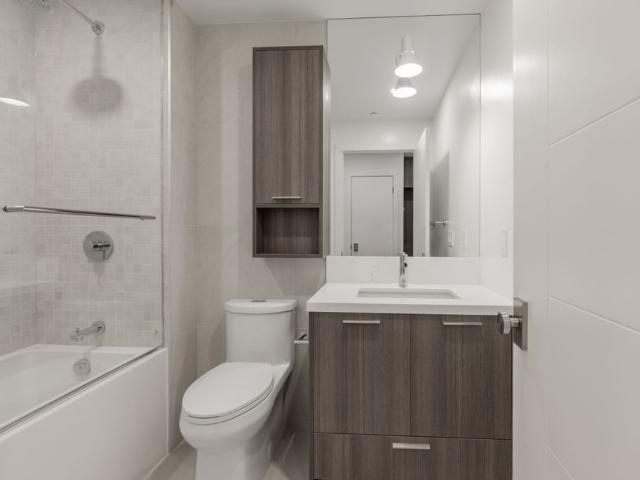 For Lease 31 York Garden Way Unit# 1001, Toronto, Ontario