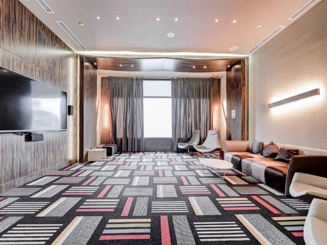 For Lease 325 South Park Road Unit# 906, Markham, Ontario