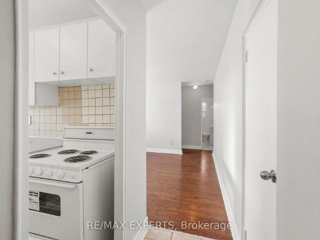 For Lease 3261A Lakeshore Boulevard Unit# 101, Toronto, Ontario