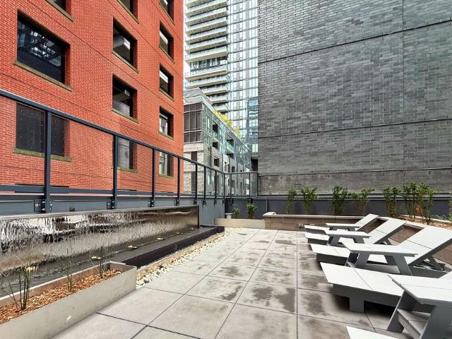 For Lease 327 King Street Unit# 1302, Toronto, Ontario