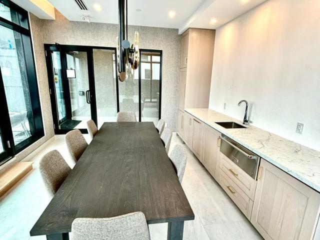 For Lease 3285 Carding Mill Trail Unit# 301, Oakville, Ontario