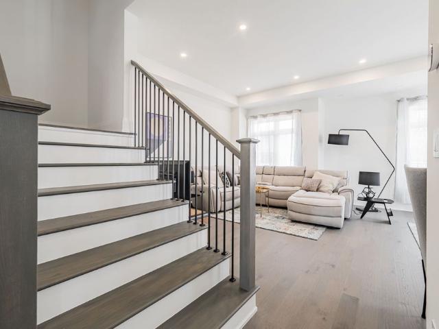 For Lease 3296 Taha Gardens, Oakville, Ontario