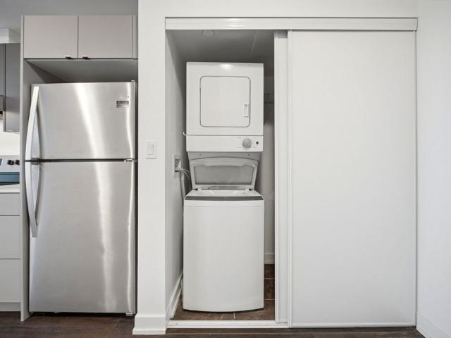 For Lease 3200 Dakota Common Unit# 508B, Burlington, Ontario