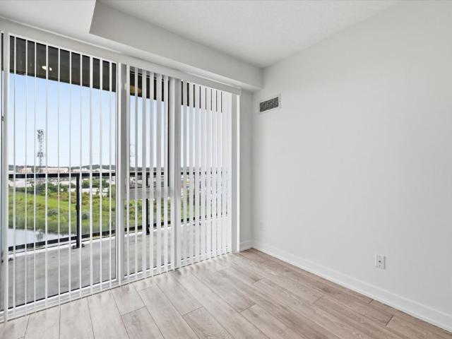For Lease 3200 Dakota Common Unit# B810, Burlington, Ontario