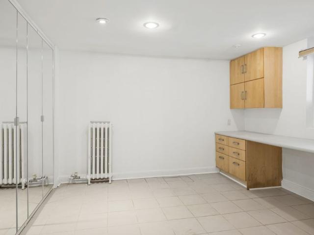 For Lease 321 Palmerston Boulevard Unit# Front, Toronto, Ontario