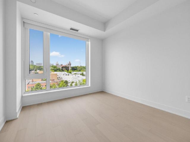 For Lease 322 Dupont Street Unit# 907, Toronto, Ontario