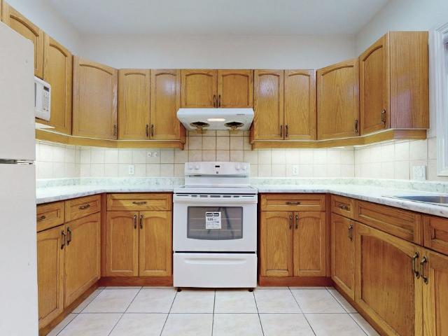 For Lease 32 HOLKHAM Avenue, Hamilton, Ontario