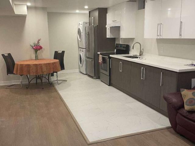 For Lease 32 Herefordshire Crescent, Newmarket, Ontario
