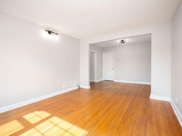 For Lease 32 Maywood Park Unit# UPPER, Toronto, Ontario
