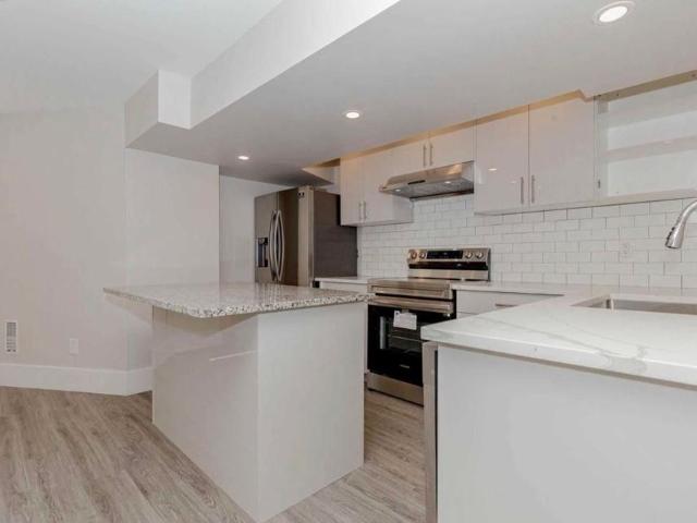 For Lease 3352 Vernon Powell Drive, Oakville, Ontario
