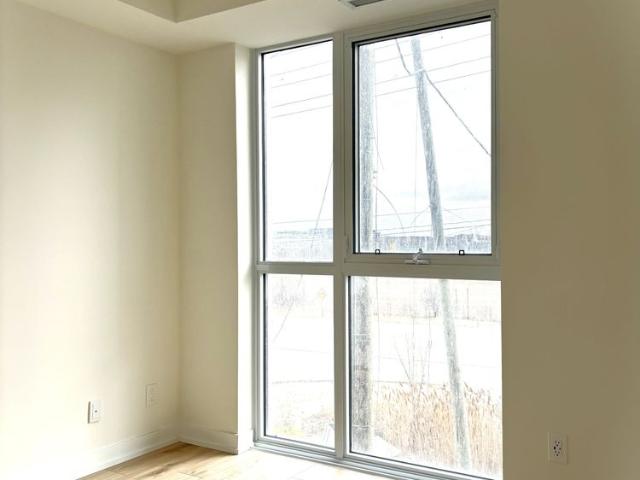 For Lease 335 Wheat Boom Drive Unit# 211, Oakville, Ontario