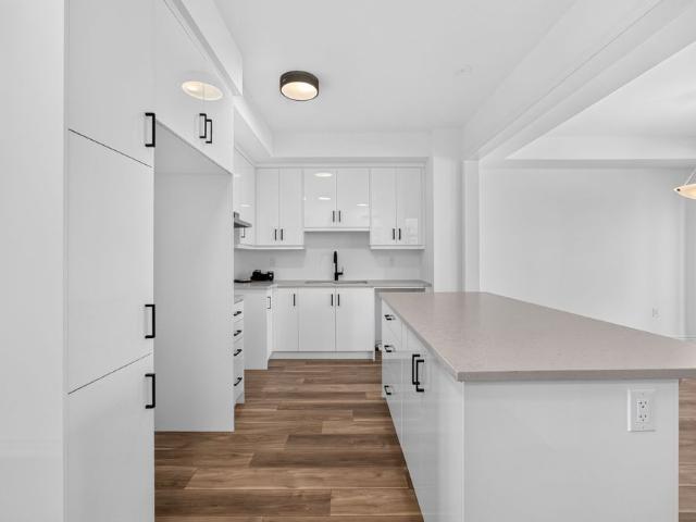 For Lease 3373 Wrybill Path, Oakville, Ontario