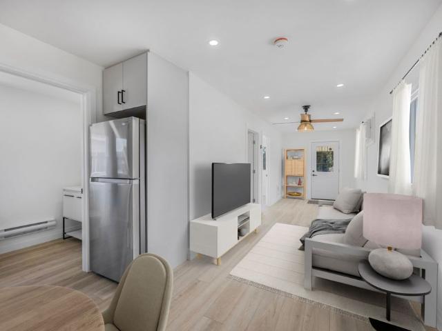 For Lease 338 Old Mosley Street Unit# Unit 1, Wasaga Beach, Ontario