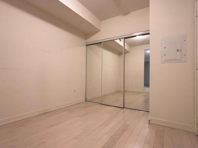 For Lease 330 Richmond Street Unit# 816, Toronto, Ontario