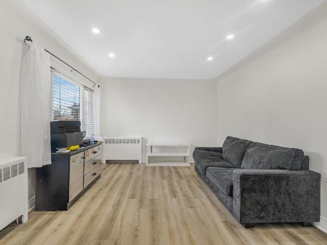 For Lease 3318 Sinnicks Avenue, Niagara Falls, Ontario